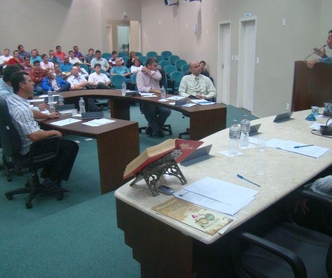 Vereadores debatem a greve
