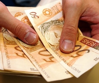 Novo mínimo de R$ 788 começou a ser pago dia 1º de janeiro