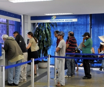 INSS publica portaria do 'pente-fino' em revisão de auxílio-doença e aposentadoria por invalidez